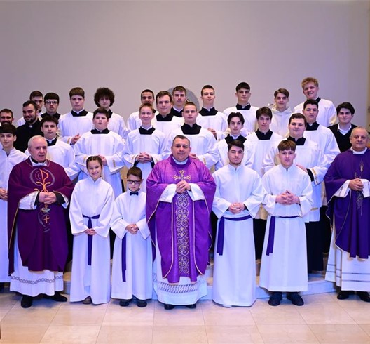 Sjemeništarci i odgojitelji Međubiskupijskog sjemeništa hodočastili "Dobrome Papi" u zagrebačku Dubravu